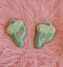 Load image into Gallery viewer, Daisy