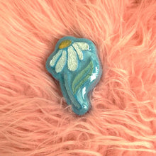 Load image into Gallery viewer, Daisy