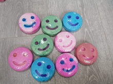 Load image into Gallery viewer, Smiley