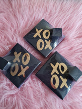 Load image into Gallery viewer, Naughts N Crosses Bath Bomb Game
