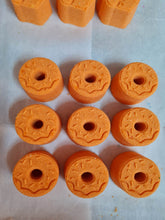 Load image into Gallery viewer, Bath Confetti Donuts
